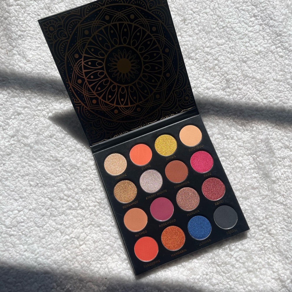 Ace Beaute Black and Gold Eyeshadow Palette